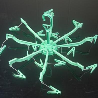 DP-811 Hot sale clothespin 16-head clip Round loose hangers plastic recycled processed pantyhose rack details Picture