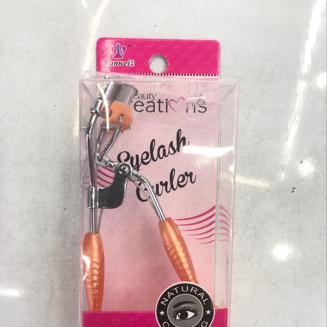 Fishtail eyelash curler details Picture