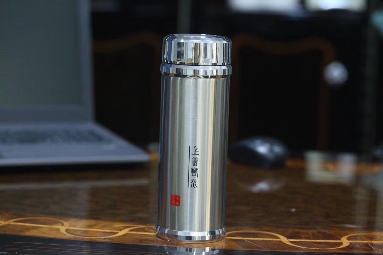 Fine silver cup thumbnail