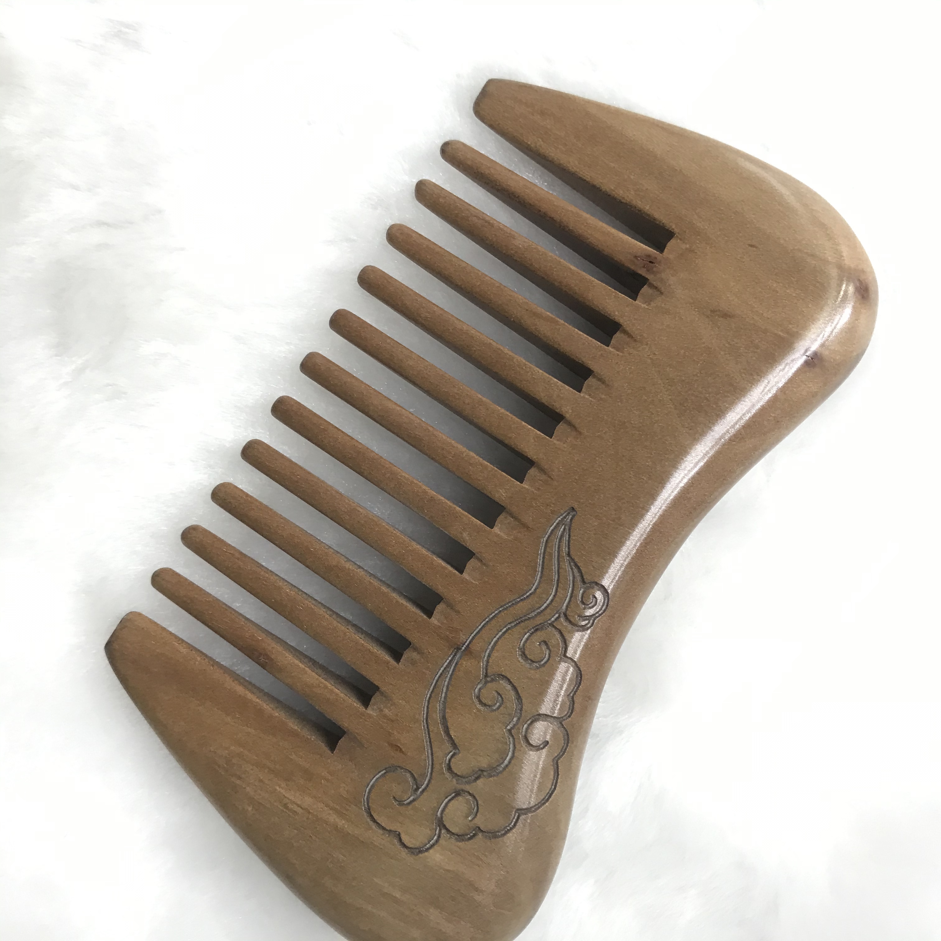 Factory direct sale of natural log peach wood painted Comb 10-2 detail image 5