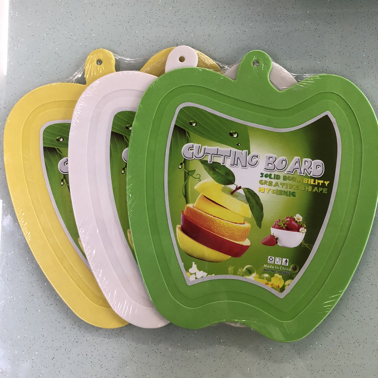 HL6602 small apple-shaped plastic cutting board for fruits and vegetables thumbnail