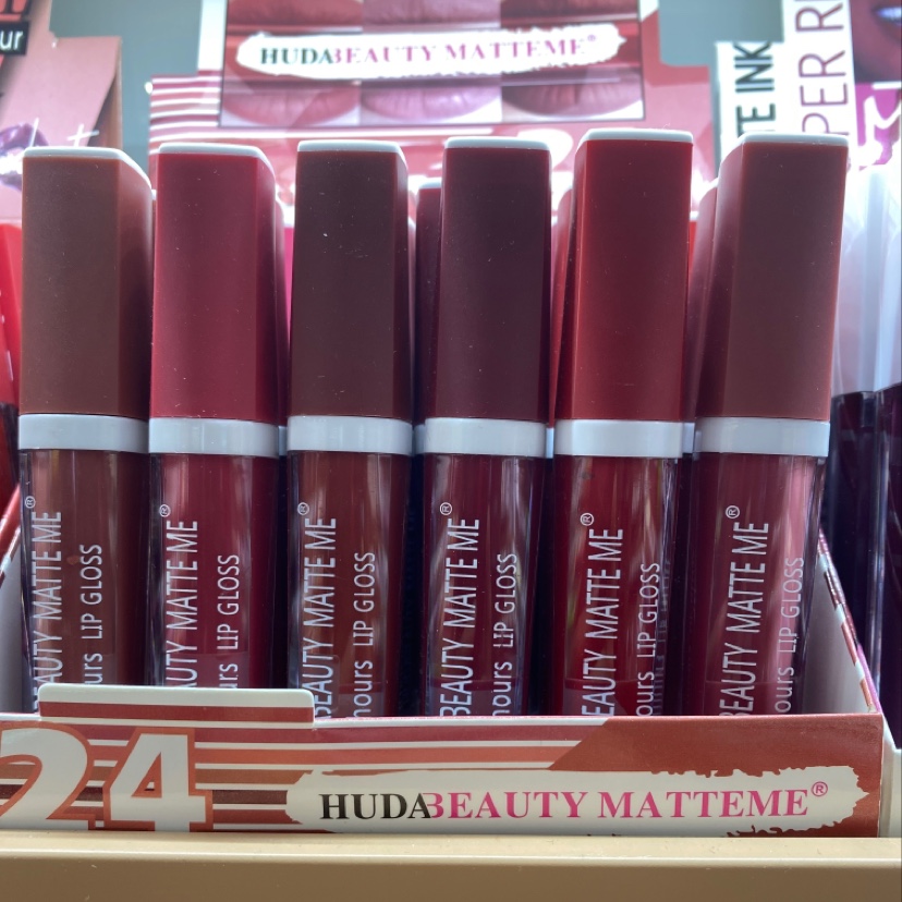 24 square tubes of lip gloss