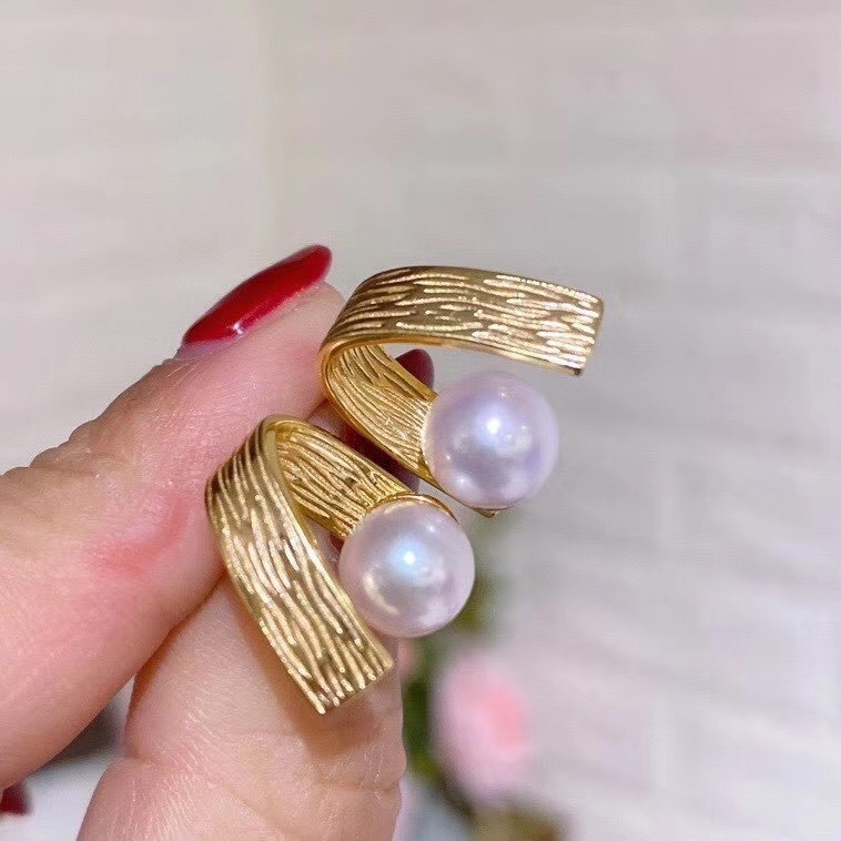 Fashion pearl earrings thumbnail