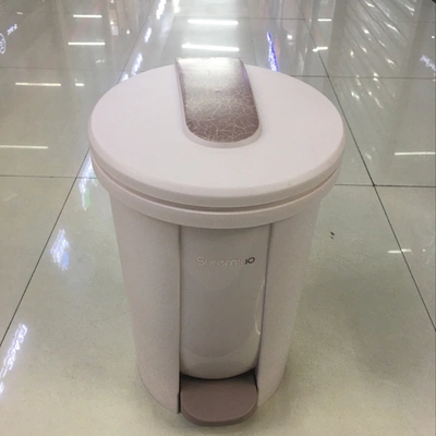Trash Can Super Easy To Use Super Cute Super Practical A Trash Can In The Number Of Trash Can