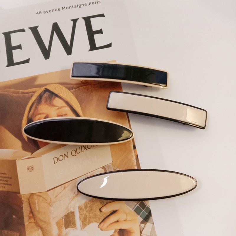 French Style Elegant Acrylic Hair Clip One Word Spring Clip Ponytail Hair Clip Simple Temperament Back Head Horizontal Clip Headdress Application Scenario