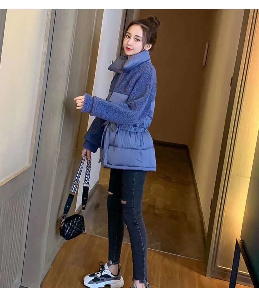 爆款拼接颗粒棉衣
颜色：如图 黑色多 兰色很少
号码：S-XL
混批：200件/份细节图
