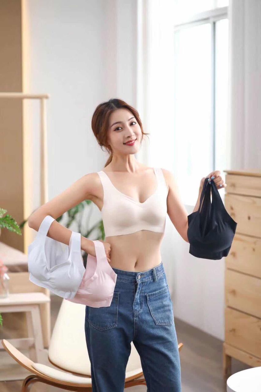一片式螺纹冰丝无痕内衣无刚圈睡眠内衣聚拢透气舒适优雅，包邮。包邮。均码可穿80-110斤