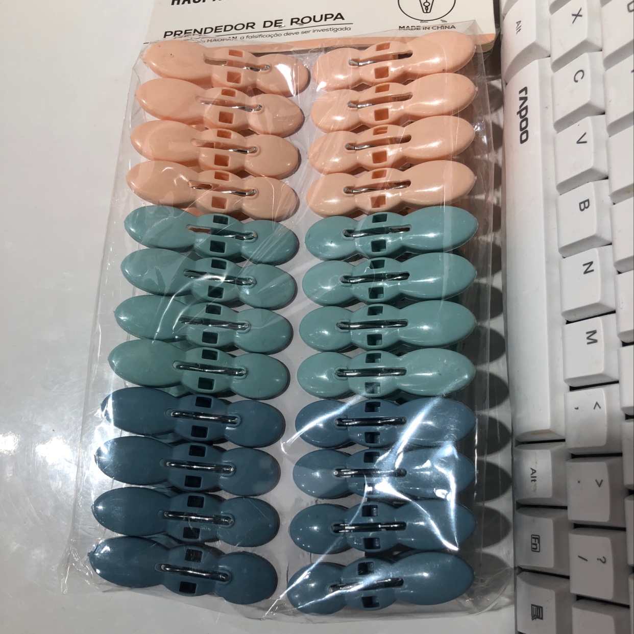 Hp-8311 plastic clothespin clamp Plastic clothespin thumbnail