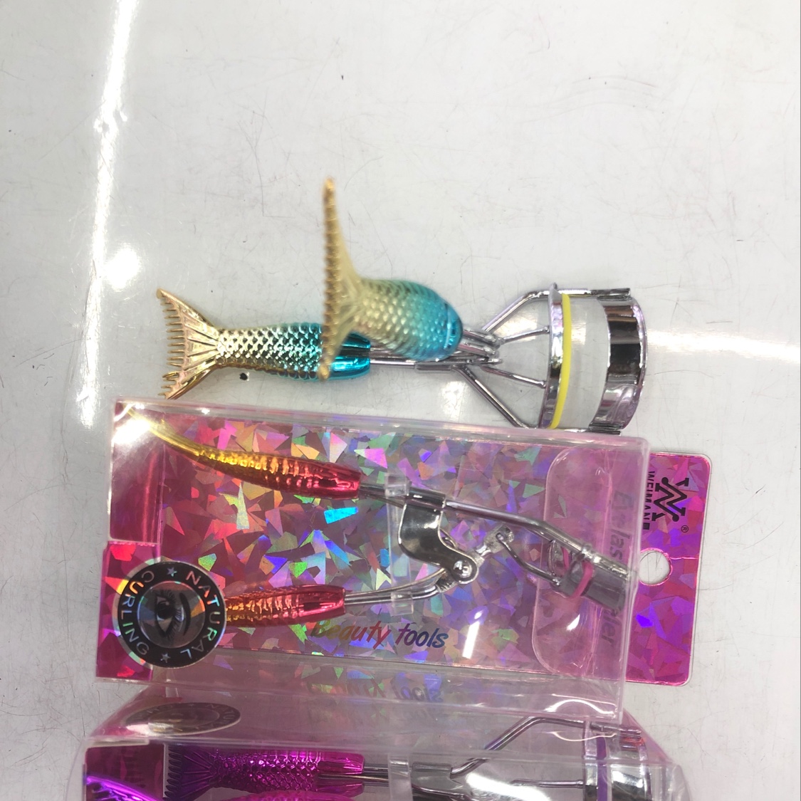 Fishtail two-color eyelash curler details Picture
