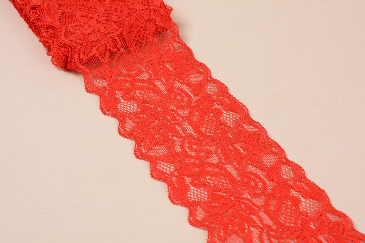 8 cm lace, 10 yards per package, 200 yards per roll. 30 colors to choose from.