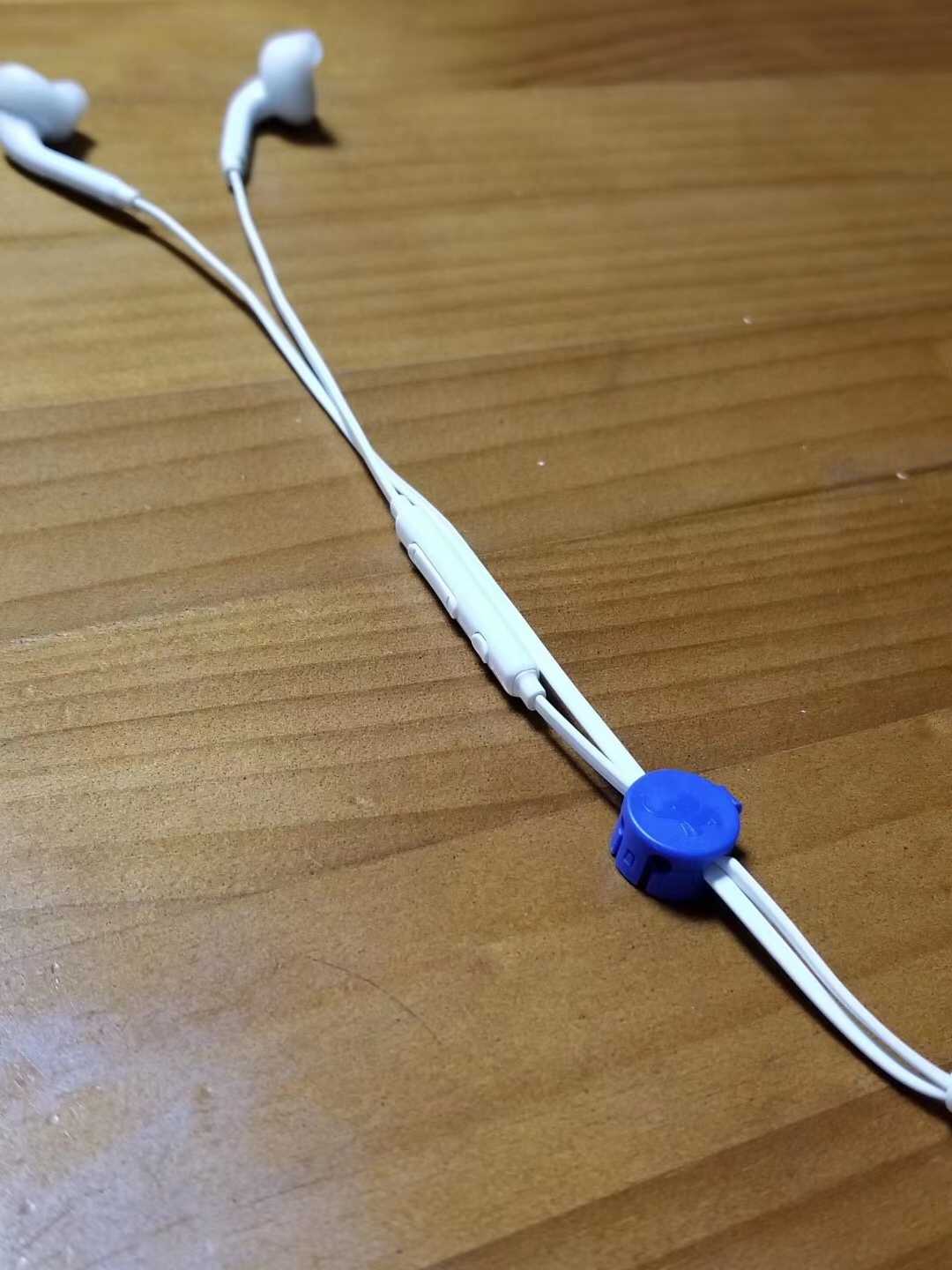 线上线下爆款数据线耳机线磁吸理线器高品质大象标无痕胶详情图3