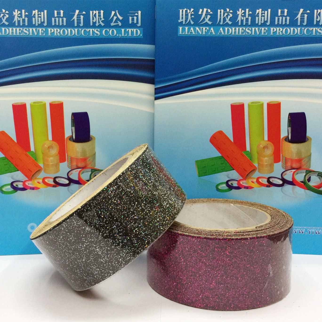 Rubber and plastic anti-skid tape used in bathroom laser anti-slip tape stairs luminous anti-skid tape details Picture