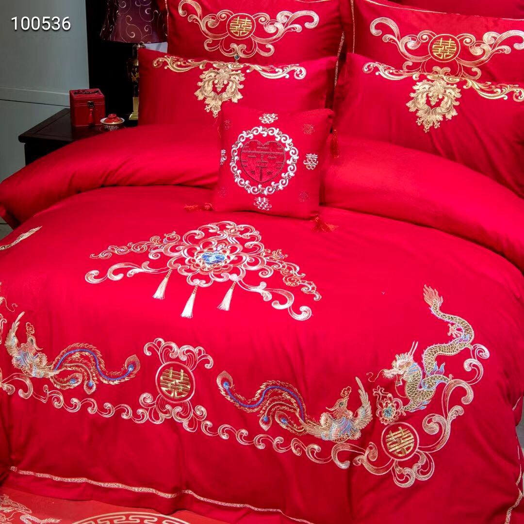 New wedding four-piece set, bright red all-cotton new wedding wedding quilt, over 40 to 80 pieces of pure cotton embroidered bedding (randomly sent), home textiles, duvet covers Application Scenario