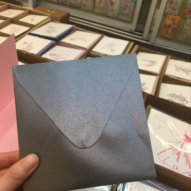 A new style of gold-embossed small card greeting card Application Scenario