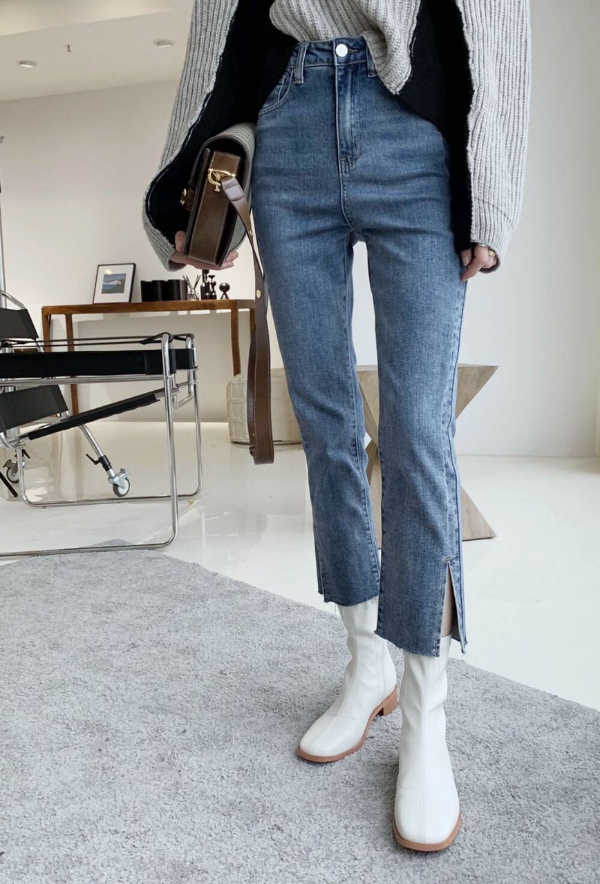 Skinny jeans with split ends thumbnail