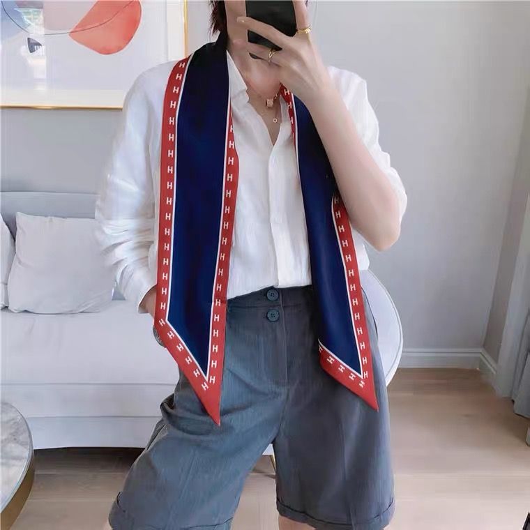 Scarves Go With All The Big Korean Guys