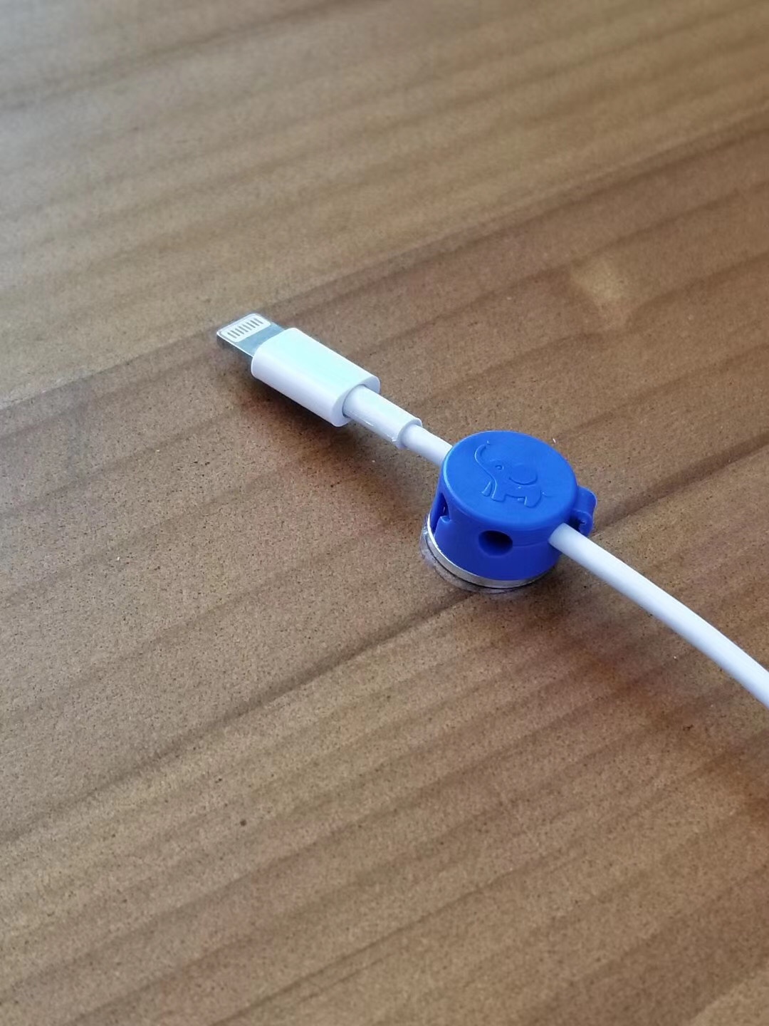 线上线下爆款数据线耳机线磁吸理线器高品质大象标无痕胶详情图6