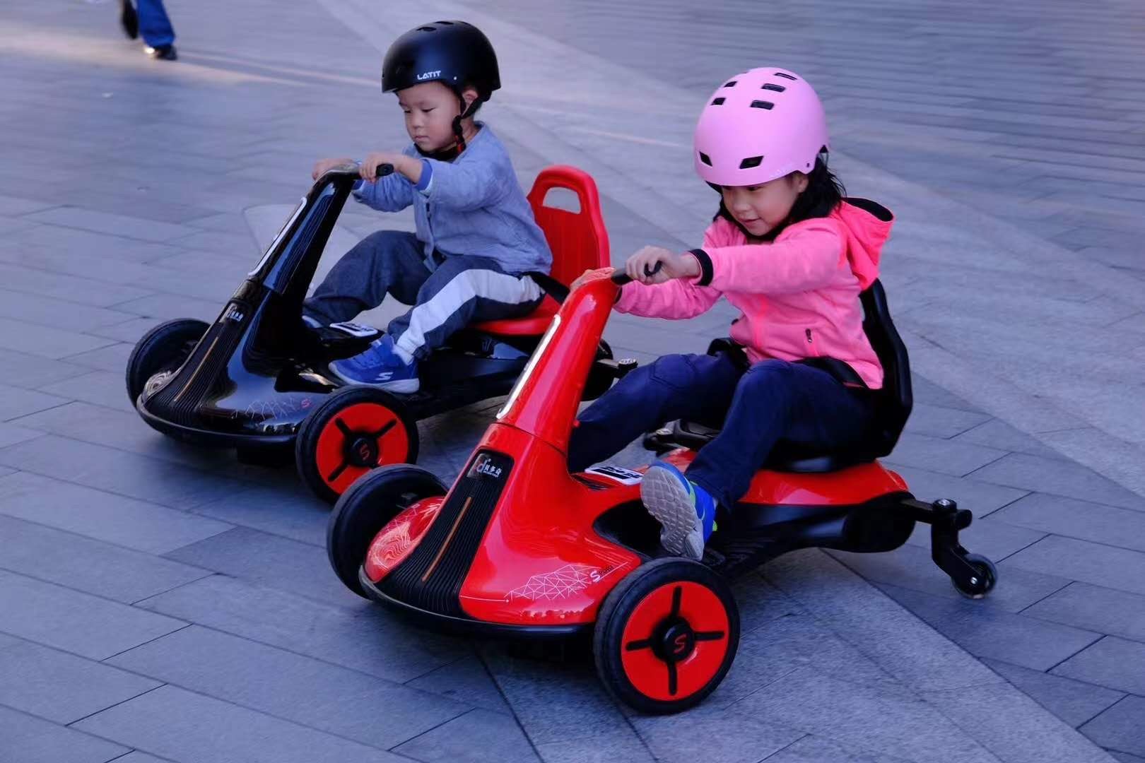 Adults And Children Fashion Drift Car full figure