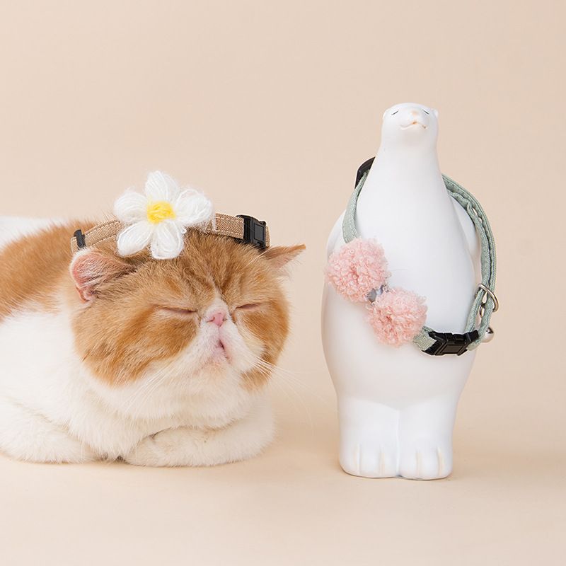 Direct sales from the manufacturer of pet cat collars: solid-color wool small flower cat collars, adjustable cat collars details Picture