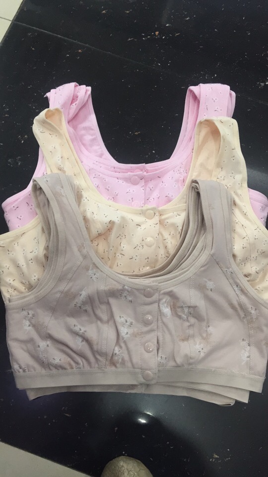 Four buttons vest thumbnail