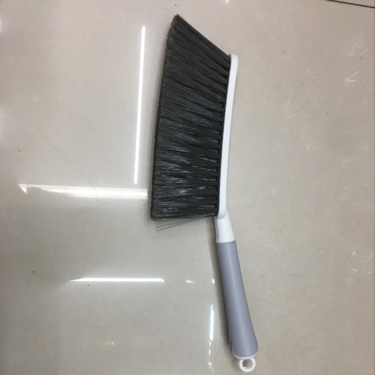 Bed Brush Lightweight Design Style Simple Fashion Bed Brush Clean Bed Brush Application Scenario