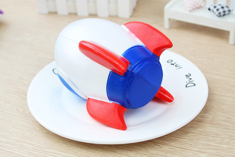 跨境专供仿真pu慢回弹squishy慢回弹玩具小火箭仿真面包蛋糕玩具详情图5