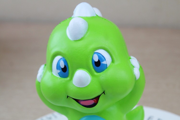 跨境专供 仿真恐龙squishy慢回弹pu万圣节 拍摄道具 仿真面包蛋糕详情图7