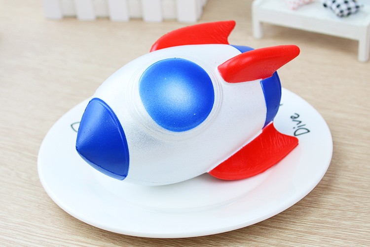 跨境专供仿真pu慢回弹squishy慢回弹玩具小火箭仿真面包蛋糕玩具详情图4