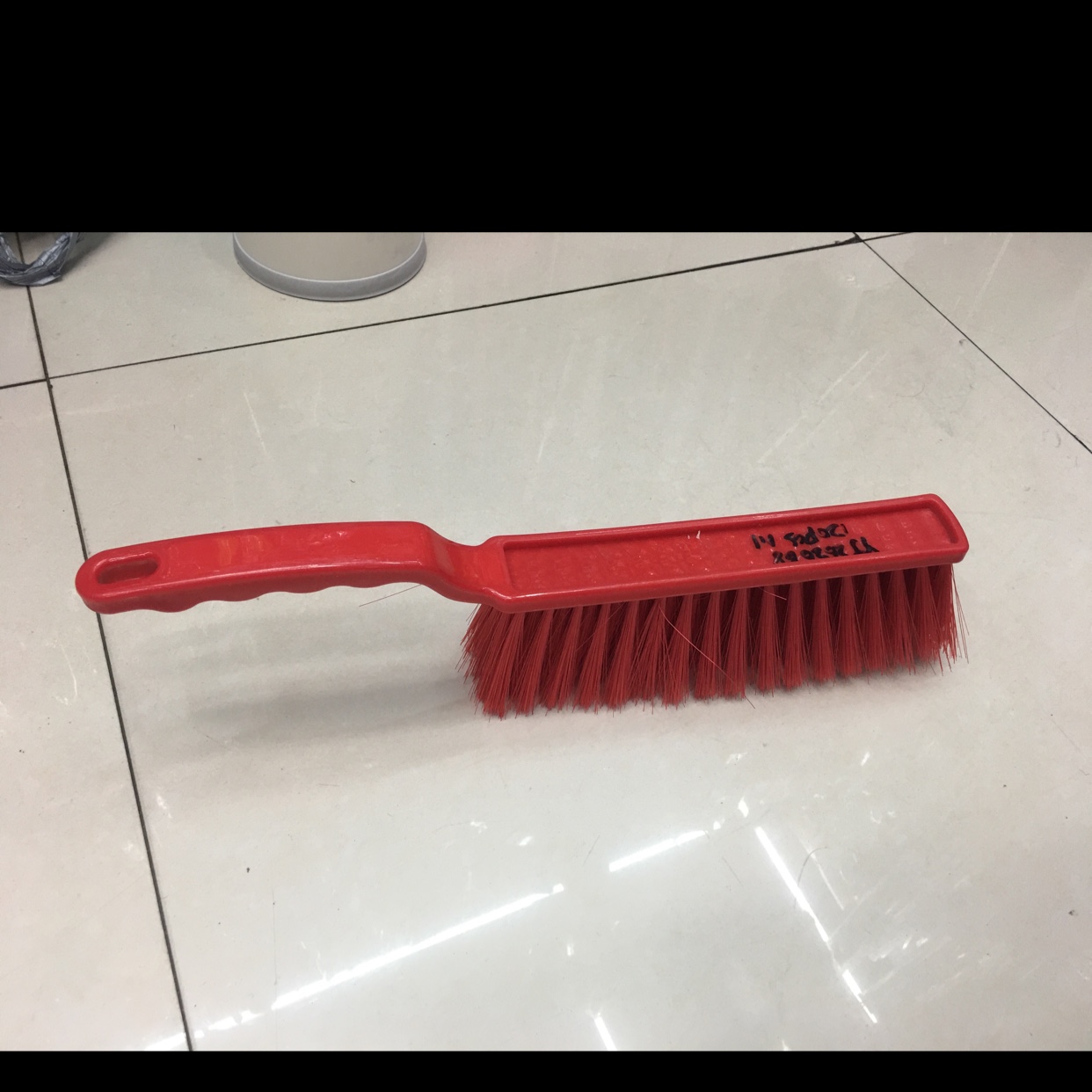 Bed Brush Lightweight Design Style Simple Fashion Bed Brush Festive Bed Brush Application Scenario