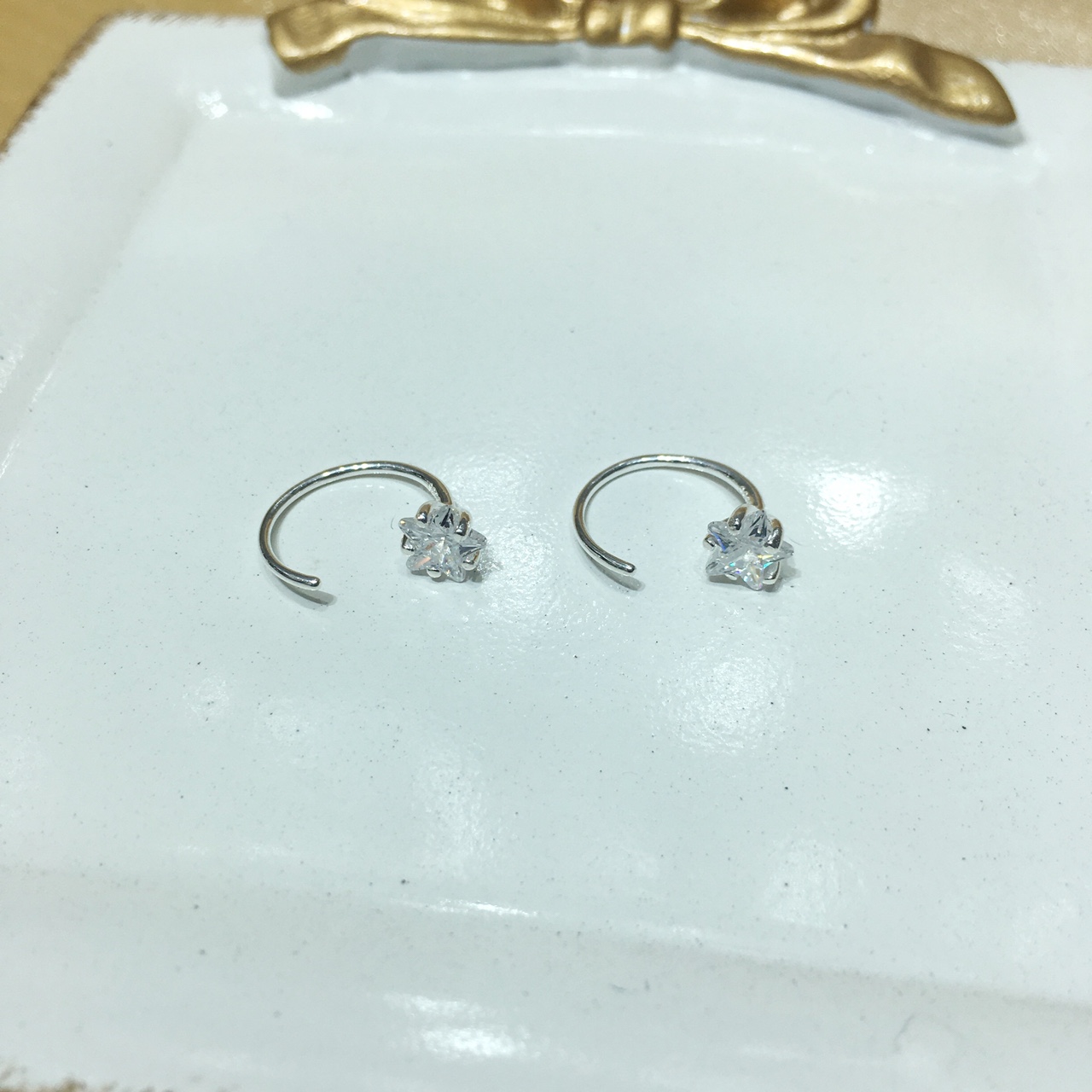 锆石几何五角星S925通体银耳钩穿耳设计
