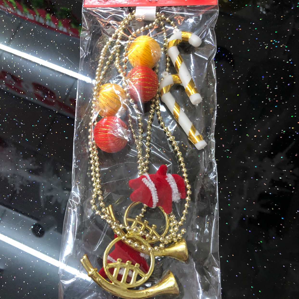 Christmas chains, Christmas clock chains, decorative chains, Christmas pull bars are available in various lengths. Factory direct sales. Customization of new styles is supported. You can negotiate to view new products. You can consult a professional Christmas factory for professional production. We can develop and customize