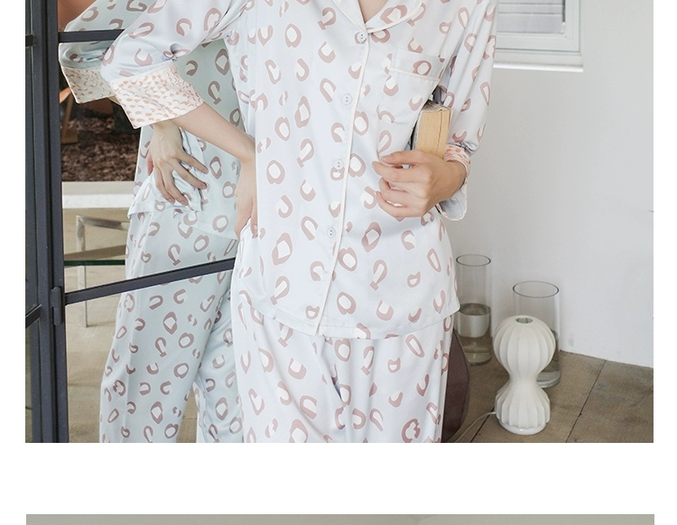 冰雪丝睡衣女长袖春秋新品甜美ins小奶豹纹简约家居服白底实物图