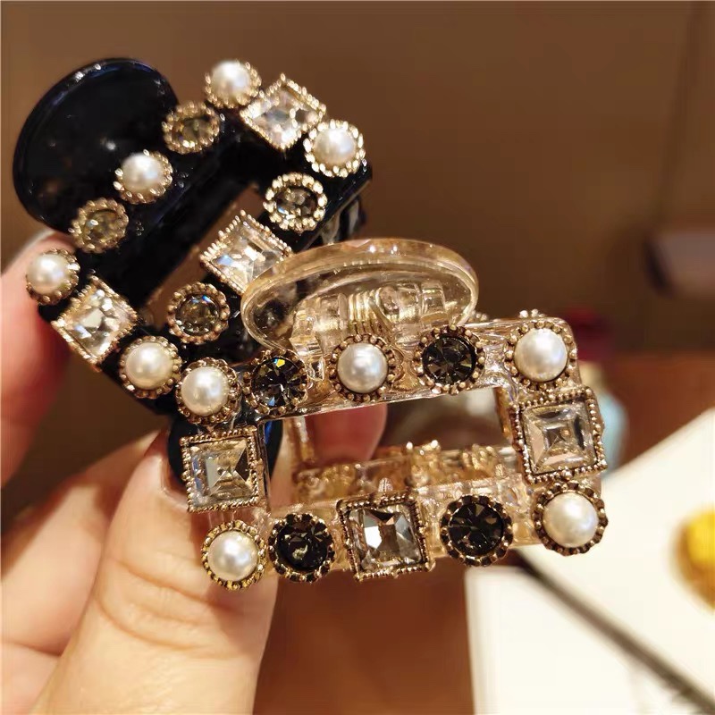 The claw clip thumbnail