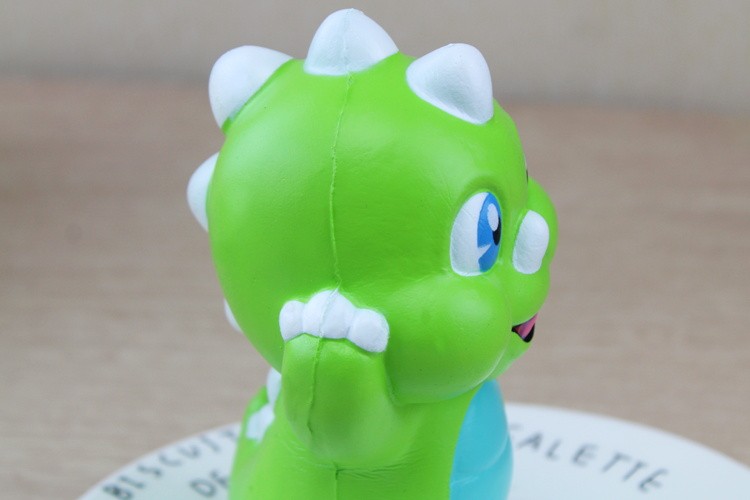 跨境专供 仿真恐龙squishy慢回弹pu万圣节 拍摄道具 仿真面包蛋糕详情图5