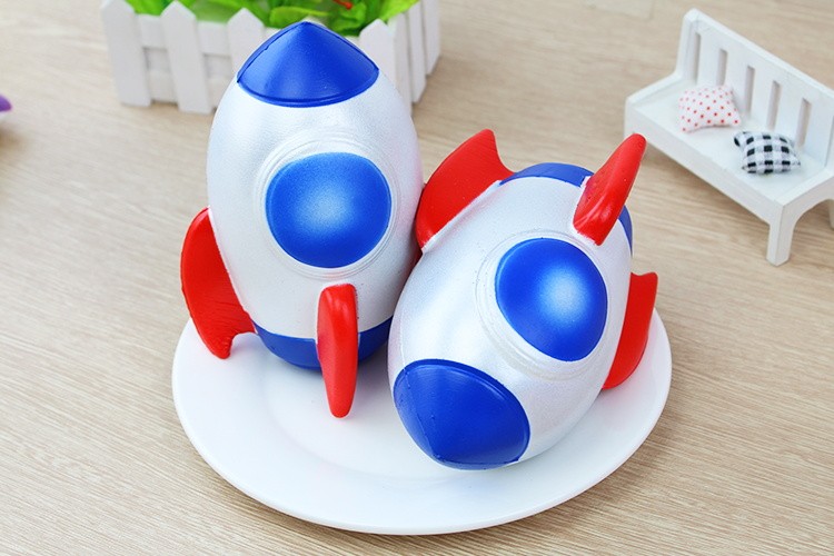 跨境专供仿真pu慢回弹squishy慢回弹玩具小火箭仿真面包蛋糕玩具详情图6