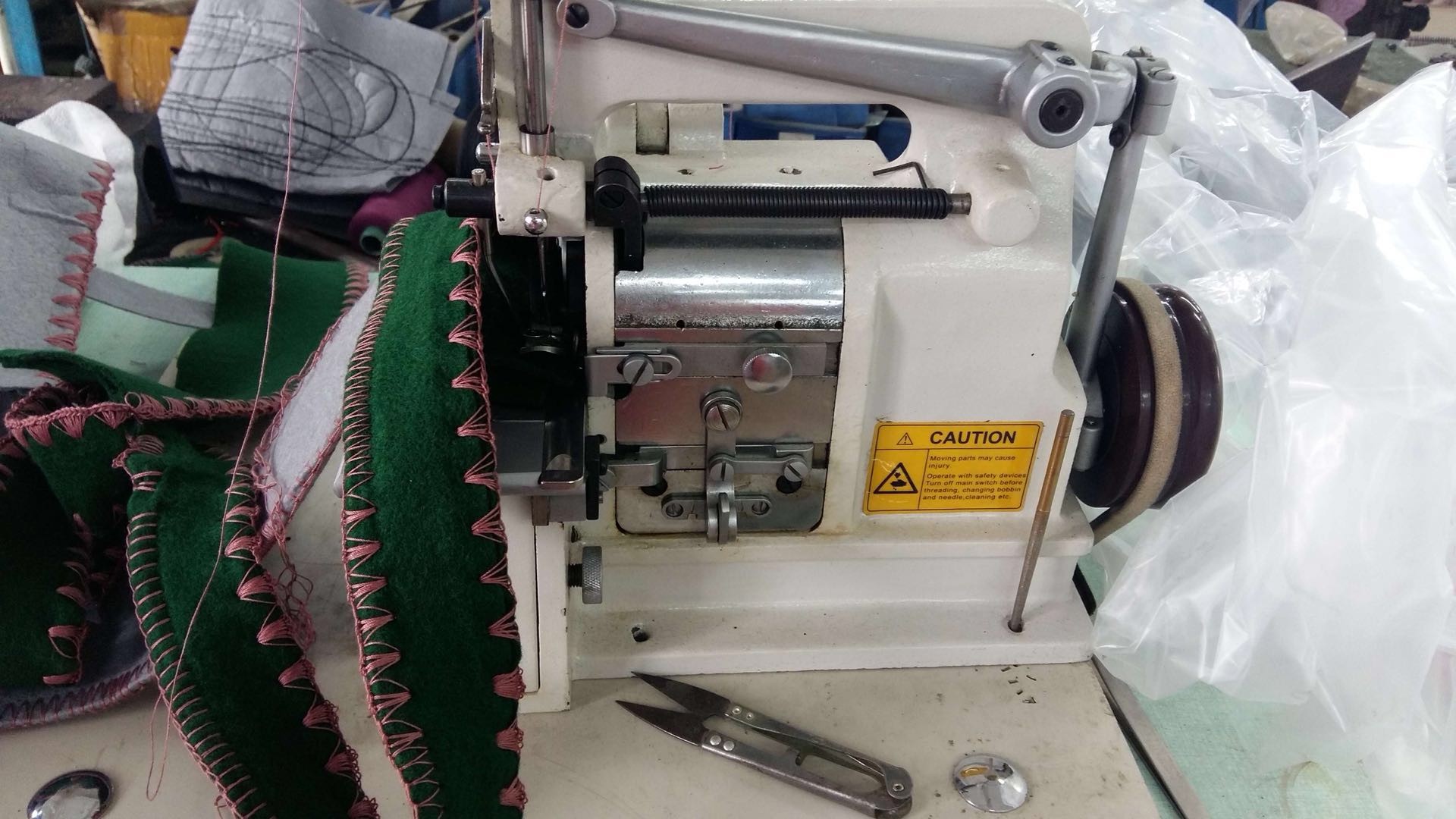 Shell-shaped machine detail image 1