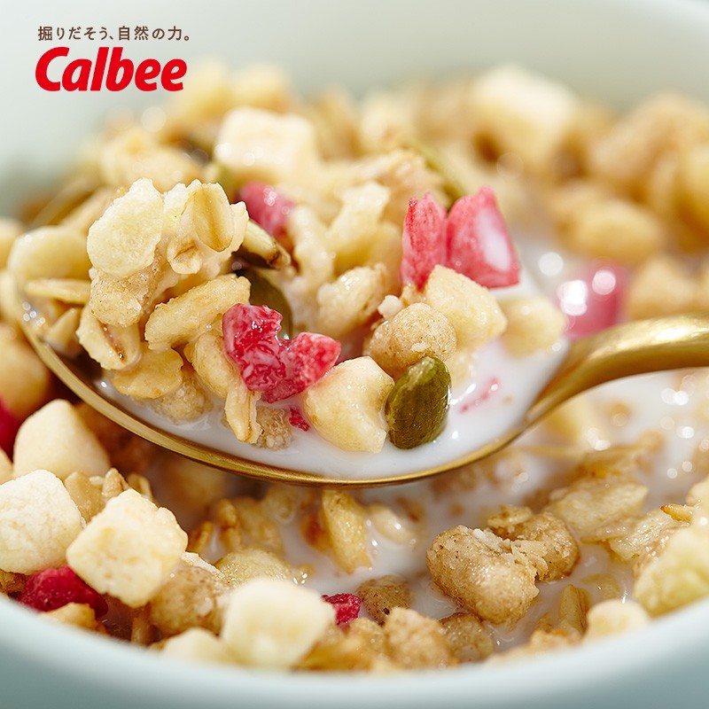 Calbee, a Japanese imported fruit cereal pic 1