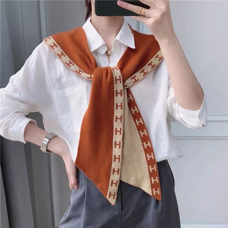Scarves go with all kinds of Korean ladies