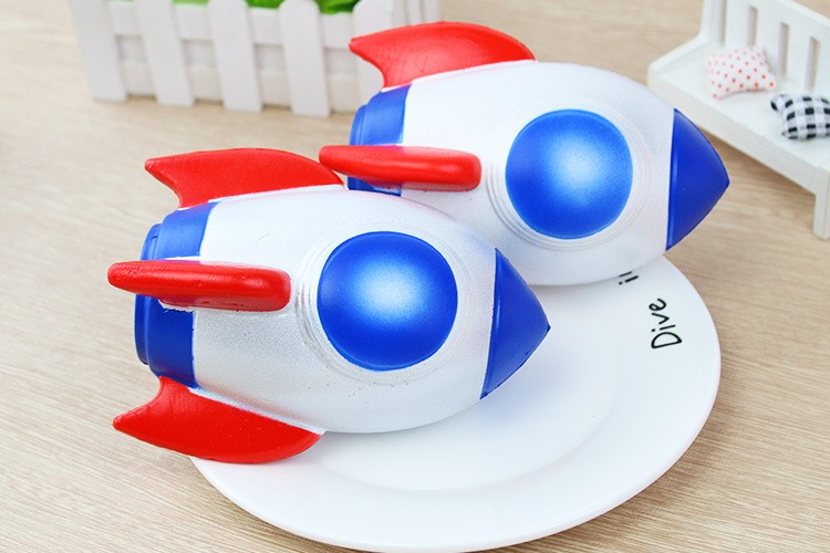 跨境专供仿真pu慢回弹squishy慢回弹玩具小火箭仿真面包蛋糕玩具详情图9