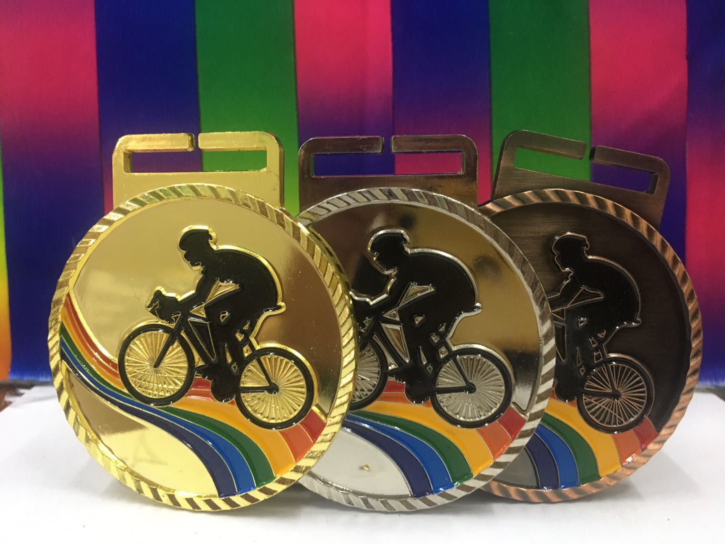 6.8CM折边七彩方头自行车