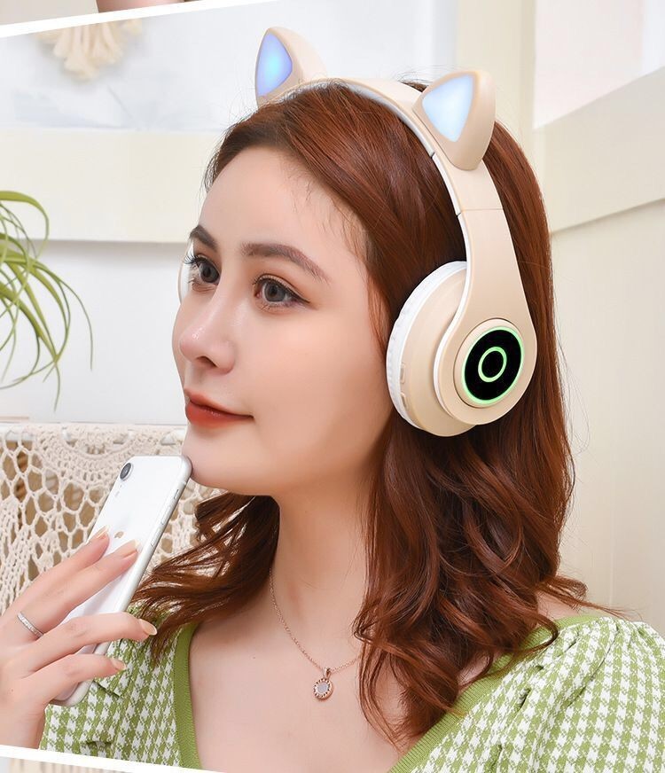 New internet-famous bestseller: Colorful glowing cat ear Bluetooth headphones, cross-border wireless over-ear headphones with stereo sound detail image 12