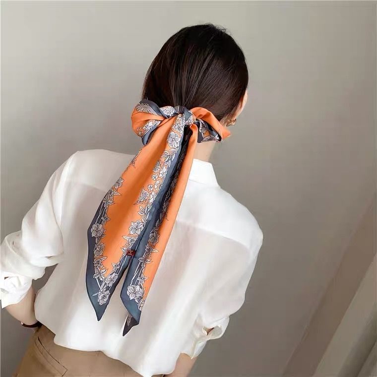 The Scarf Is A Solid Korean Shape