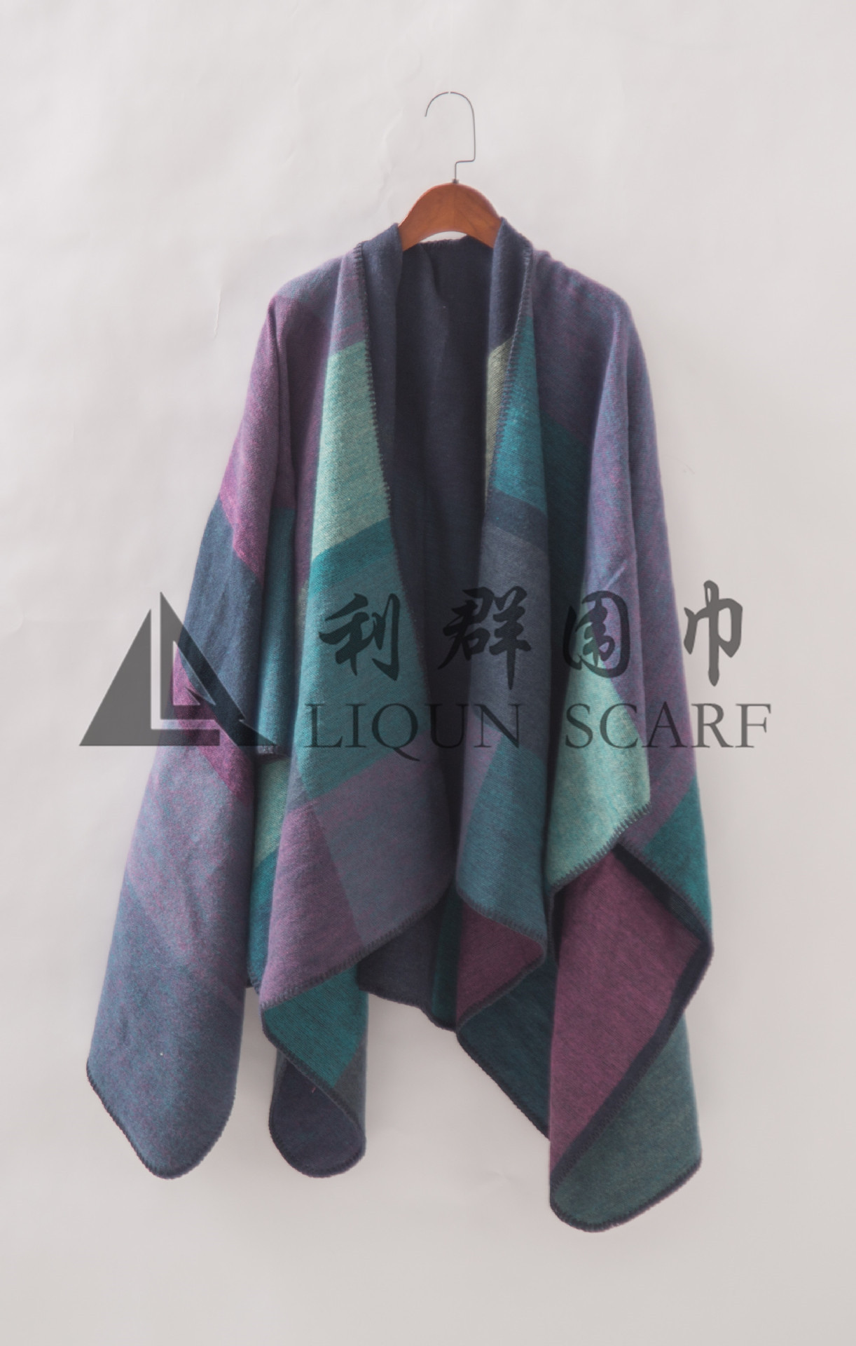 仿羊绒开叉披肩B详情图1