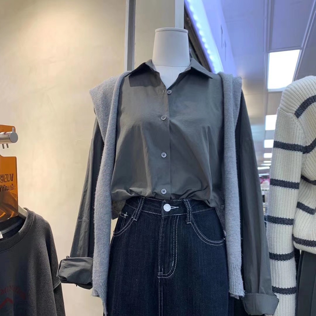 灰色衬衫针织披肩两件套