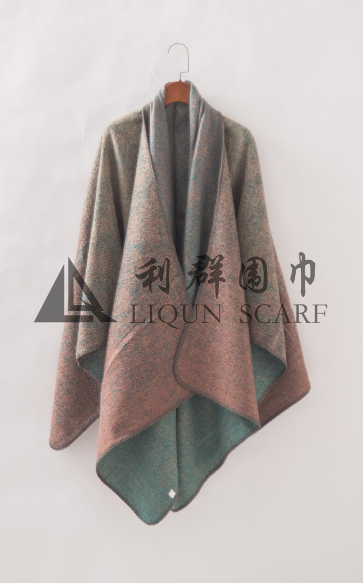 仿羊绒开叉披肩E1详情图1