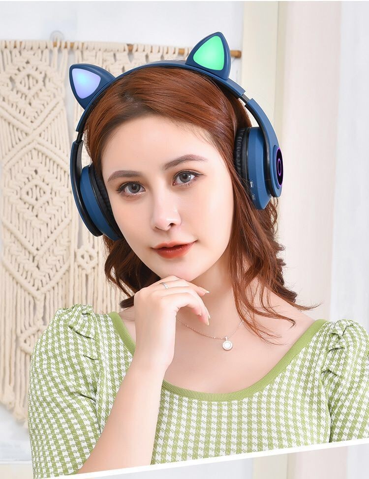 New internet-famous bestseller: Colorful glowing cat ear Bluetooth headphones, cross-border wireless over-ear headphones with stereo sound detail image 11