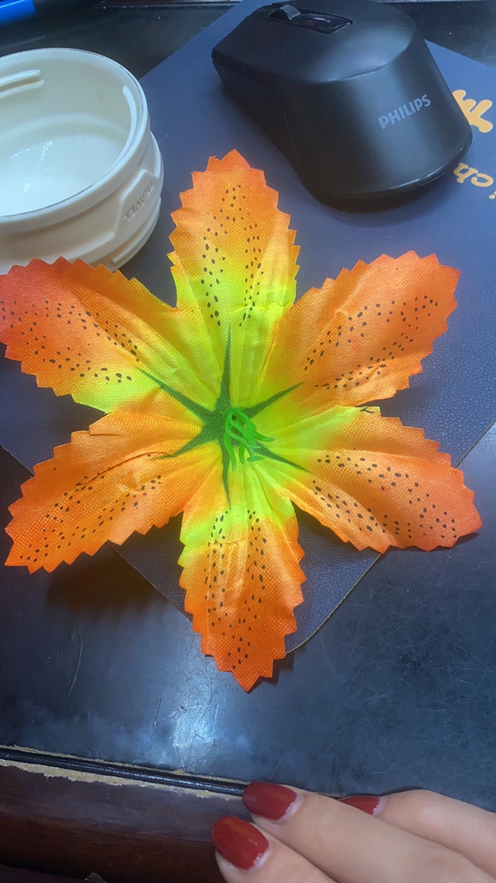 Silk-screened flowers