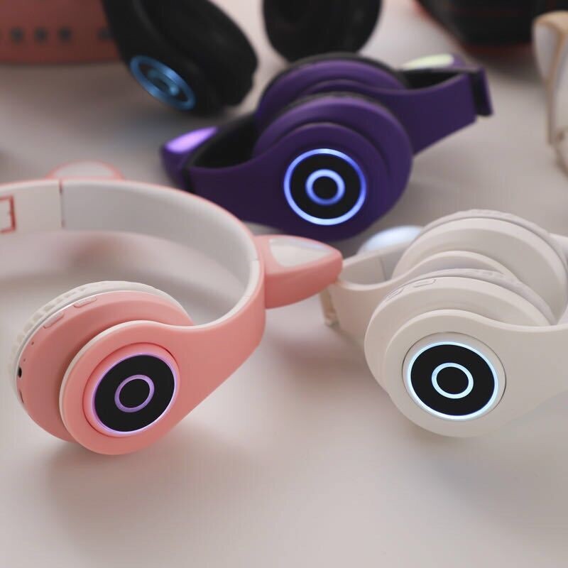 New internet-famous bestseller: Colorful glowing cat ear Bluetooth headphones, cross-border wireless over-ear headphones with stereo sound detail image 6