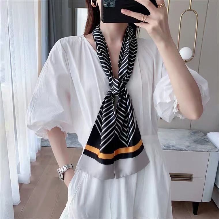 Scarves Match All The Colors Of The Korean Atmosphere