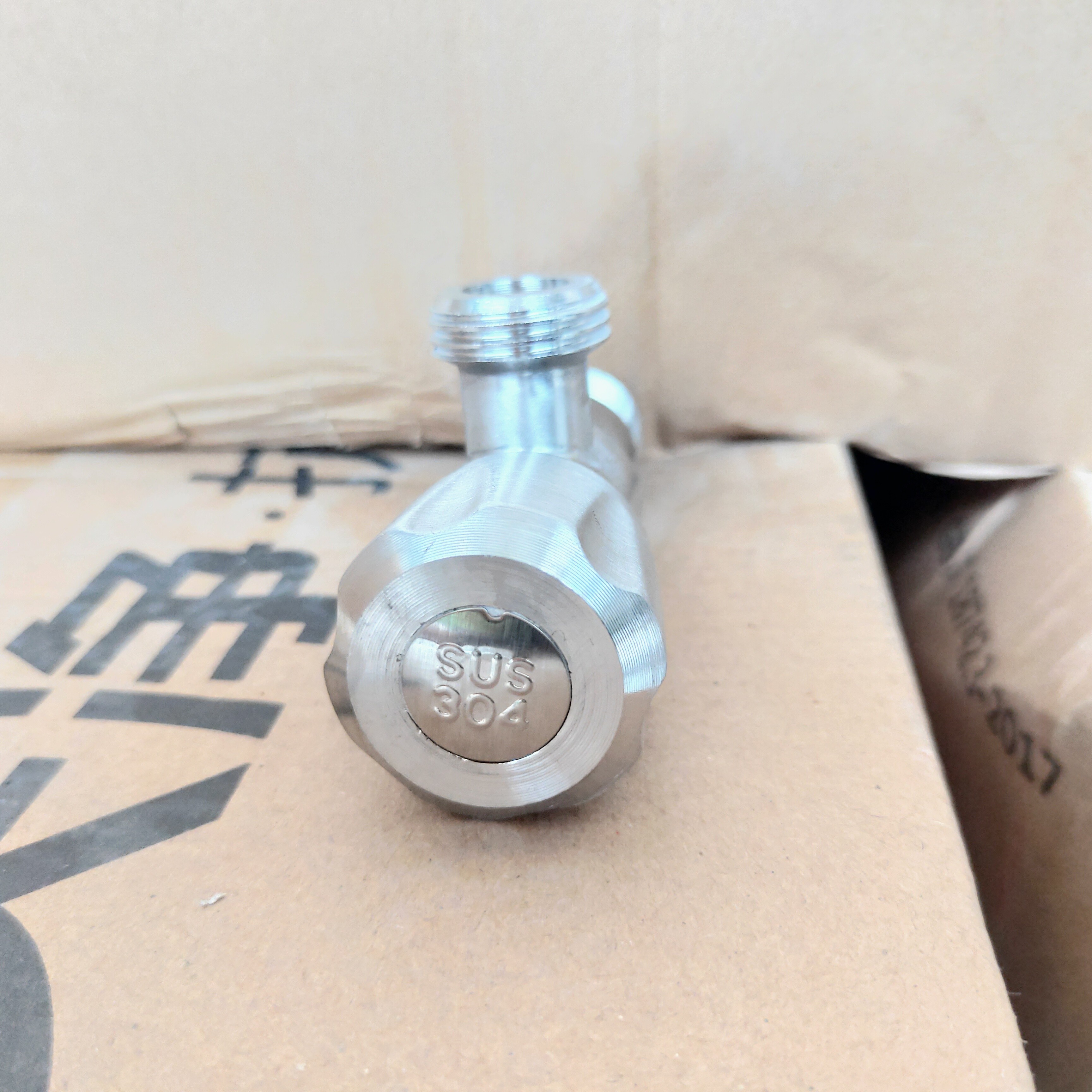 304 Angle valve detail image 1